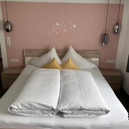 Haus Plankensteiner בית הארחה 3*