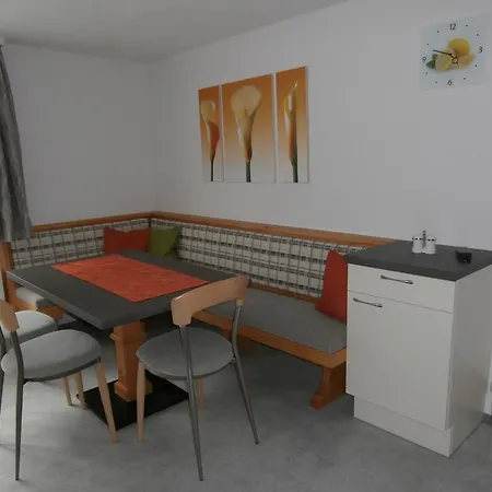 בית הארחה Haus Plankensteiner קאונרטל